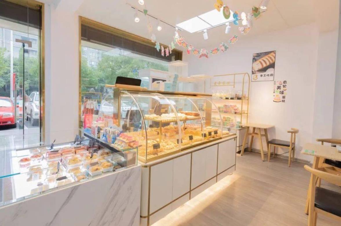 50平米的烘焙店，藏著縣城里最賺錢的生意經(jīng)